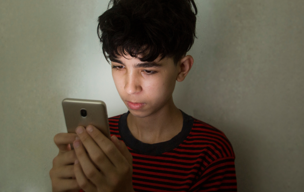 Adicción al móvil en adolescentes: cómo proteger a nuestros hijos