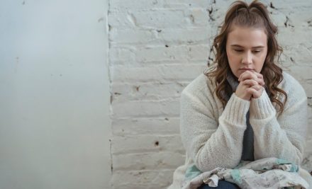 Aprende a manejar la incertidumbre de manera saludable y adaptativa